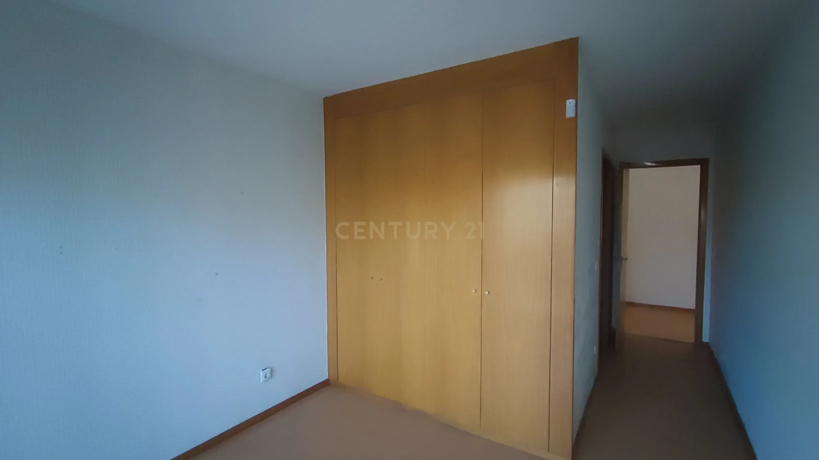 Apartamento T2 com Terraço e Garagem, Maia (Ao Aeroporto) - Image 15
