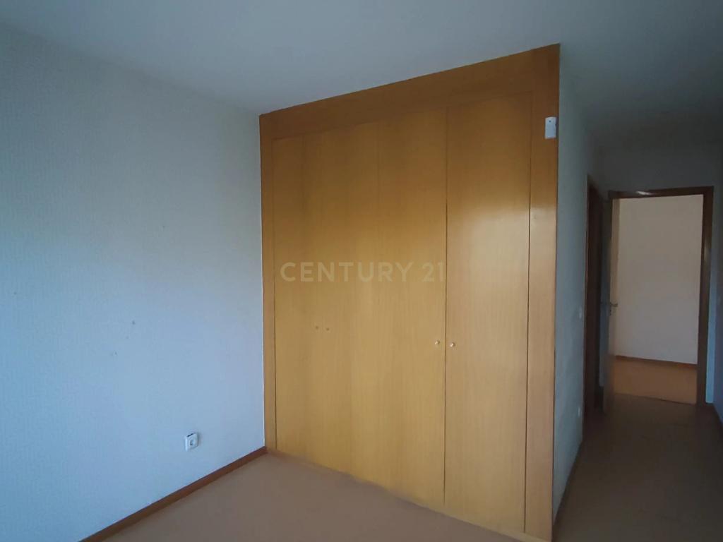 Apartamento T2 com Terraço e Garagem, Maia (Ao Aeroporto) - Image 15