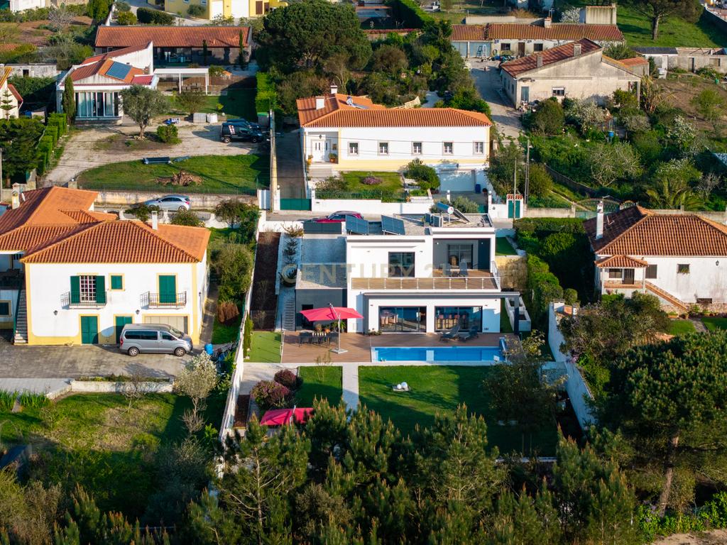 Moradia ultramoderna com 3 quartos: Vida sustentável na Costa da Prata - Image 3