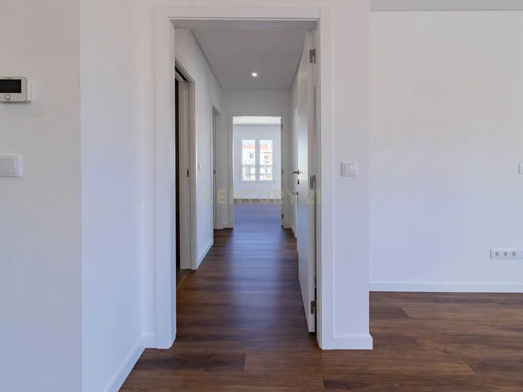Apartamento T3, em construção, na Marinha Grande - Image 4