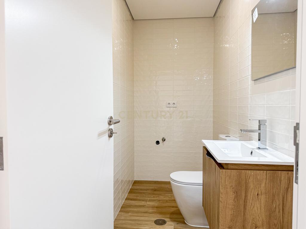 Apartamento T3 Remodelado com garagem em Braga | Próximo do Centro Histórico - Image 11