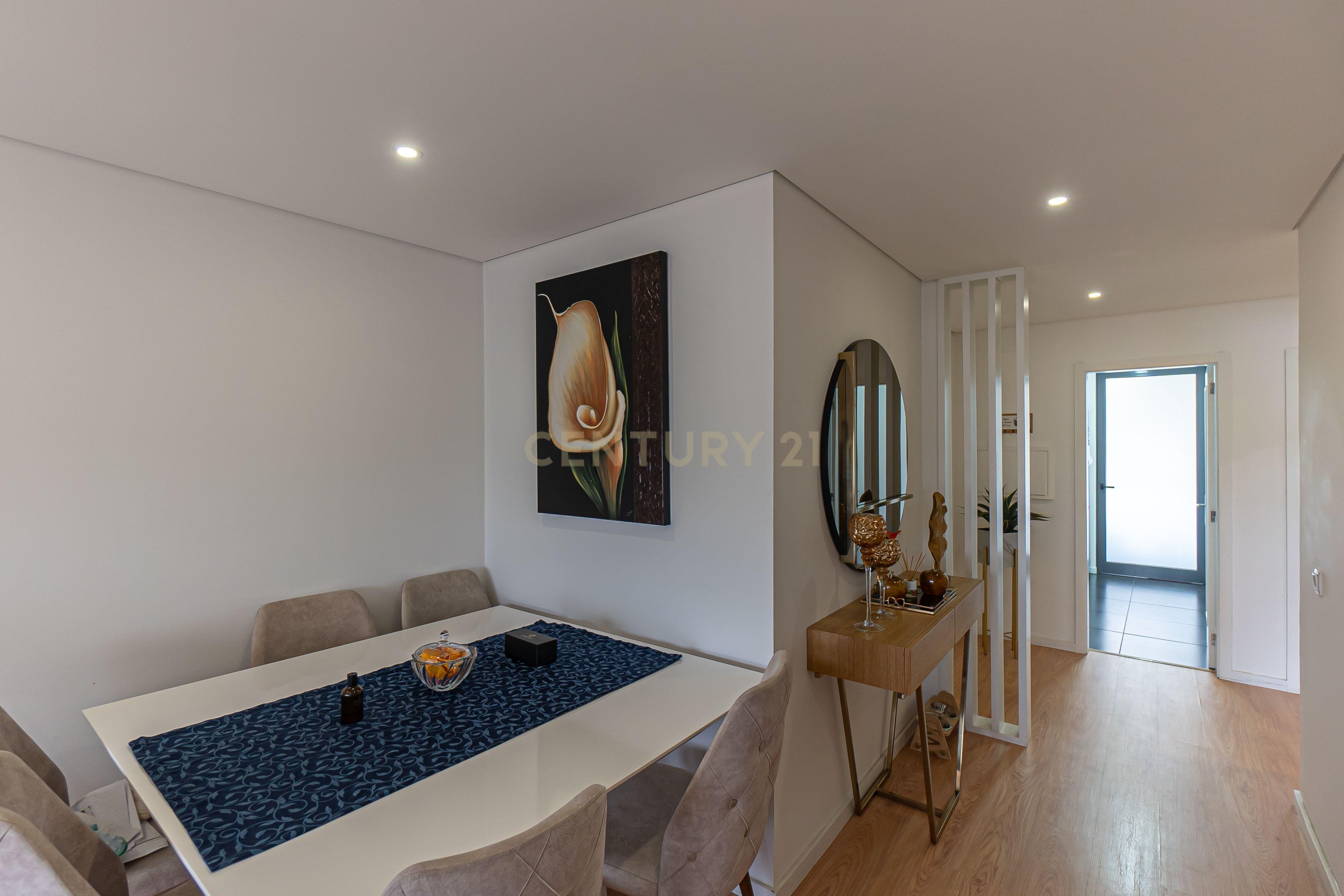 Fotografia 5 de T2 Remodelado e  Mobilado em Perafita, Matosinhos com Vista Panorâmica