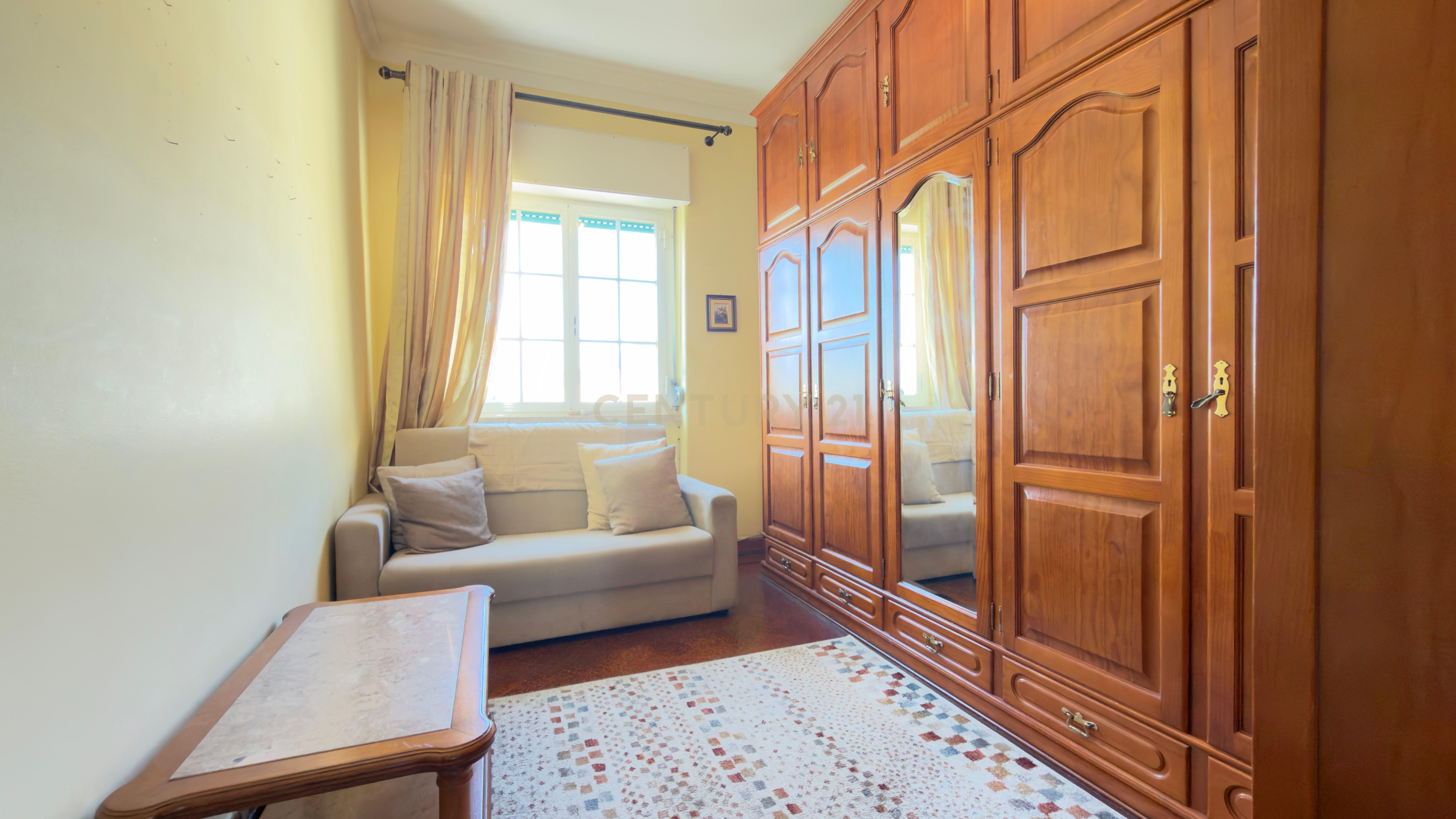 Fotografia 12 de Apartamento T2 para remodelar com vista para o Convento de São Vicente