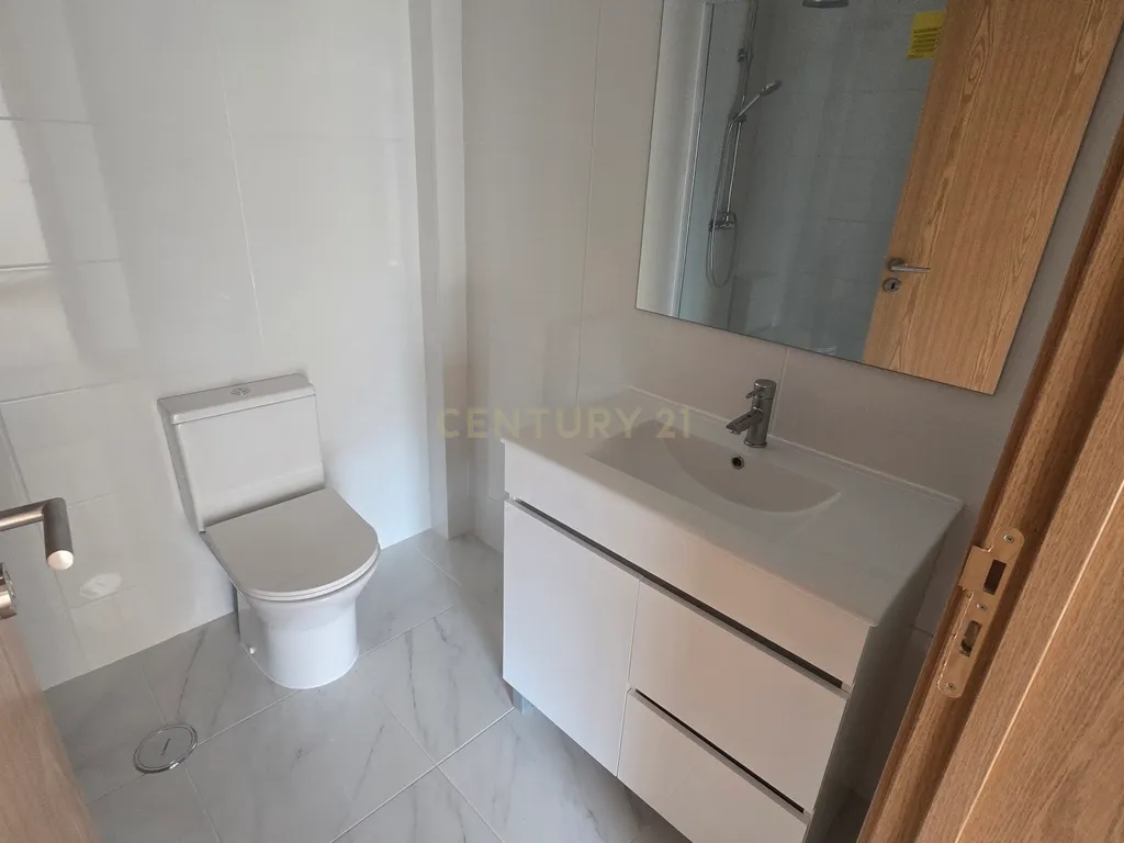 Apartamento T3 Totalmente Remodelado para Arrendamento | Bairro do Liceu | Setúbal - Image 18