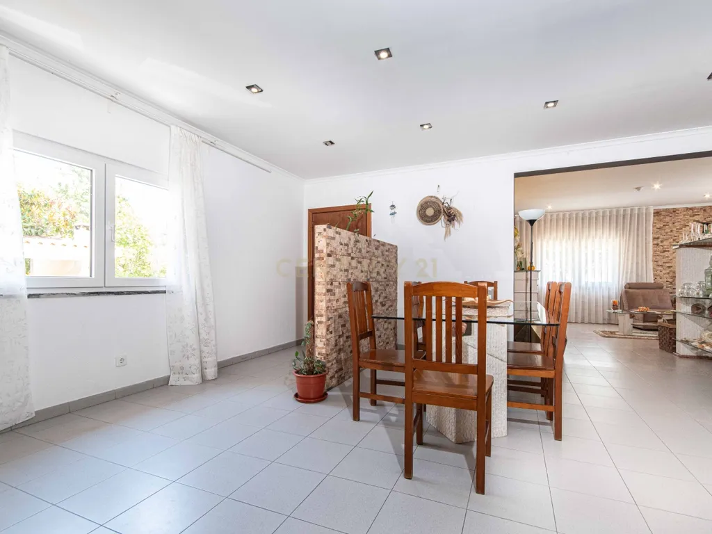 Moradia Exclusiva para Investimento em Quinta do Anjo, Palmela - Image 39