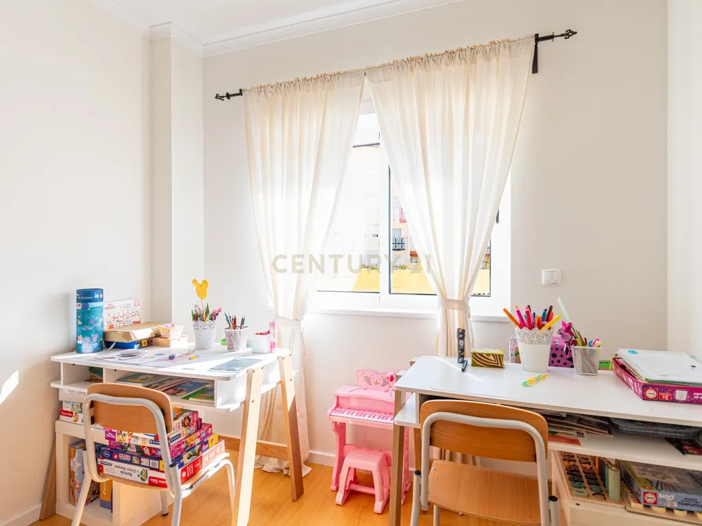 Apartamento T3 Remodelado na Horta dos Vimes - Viva com Conforto e Qualidade em Alenquer. - Image 25