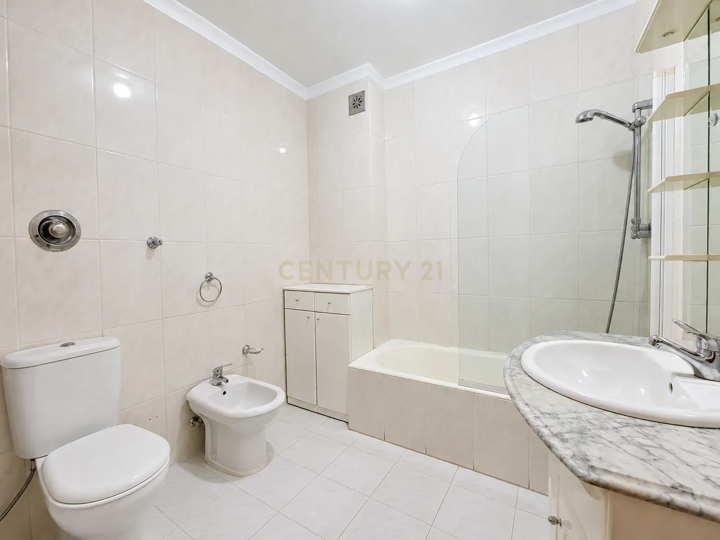 Fotografia 12 de APARTAMENTO T2 | VARANDA | LUGAR DE GARAGEM | ARRUMOS | ELEVADOR | GONDOMAR CENTRO