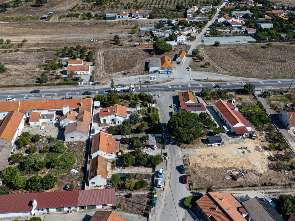 Moradia T2 parcialmente remodelada em Pegões. - Image 25