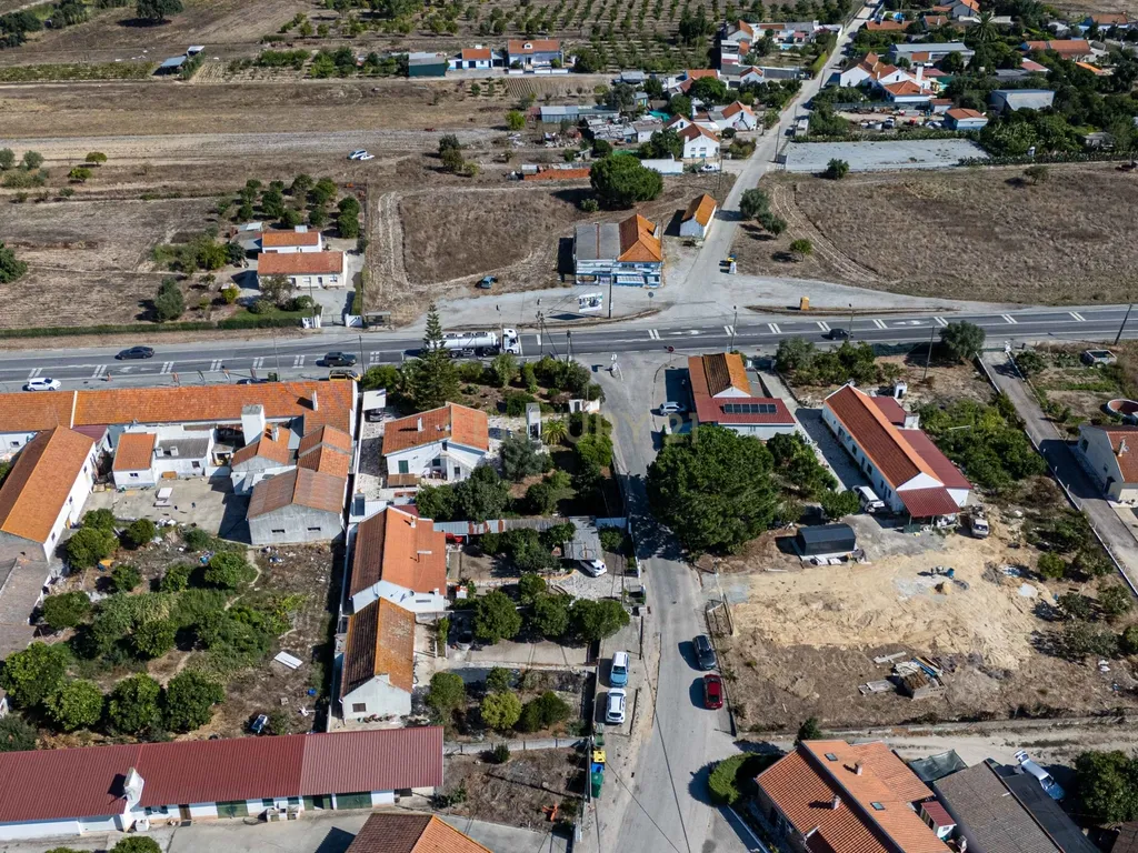 Moradia T2 parcialmente remodelada em Pegões. - Image 25