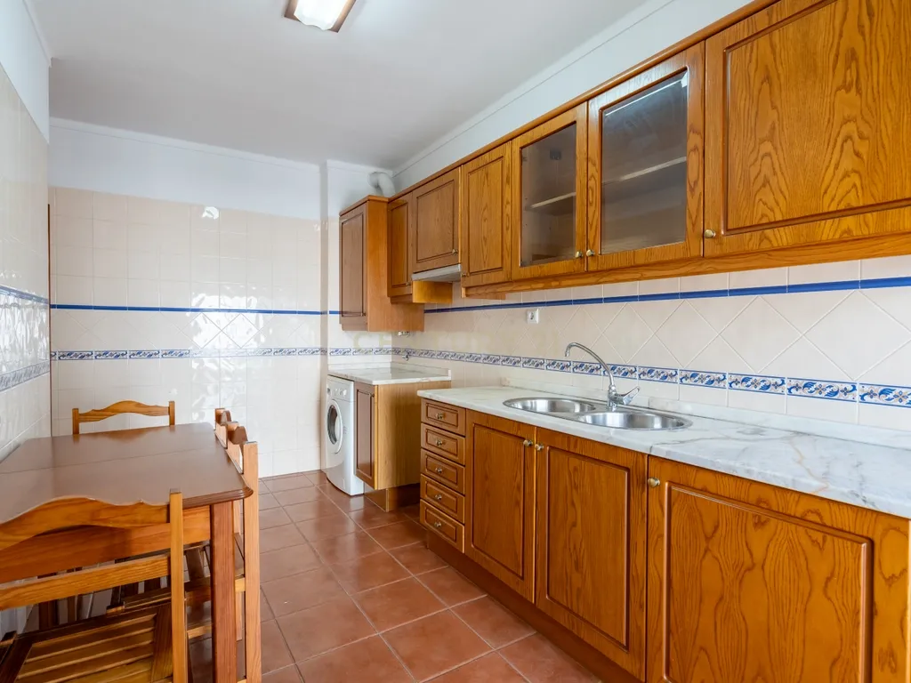 Moderno T1 em Lousã, quase novo e pronto a habitar - Image 14