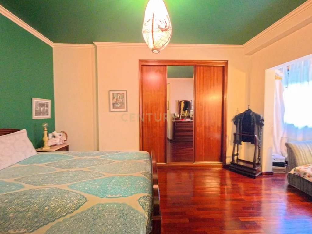 Apartamento T4 em Marzovelos, Viseu - Image 11