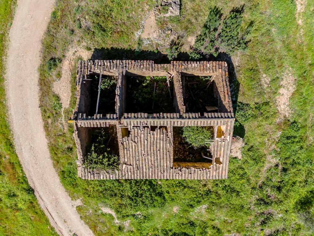 Terreno de 11,4 hectares com ruínas e projetos aprovados – Odemira (Pereiras-Gare) - Image 7