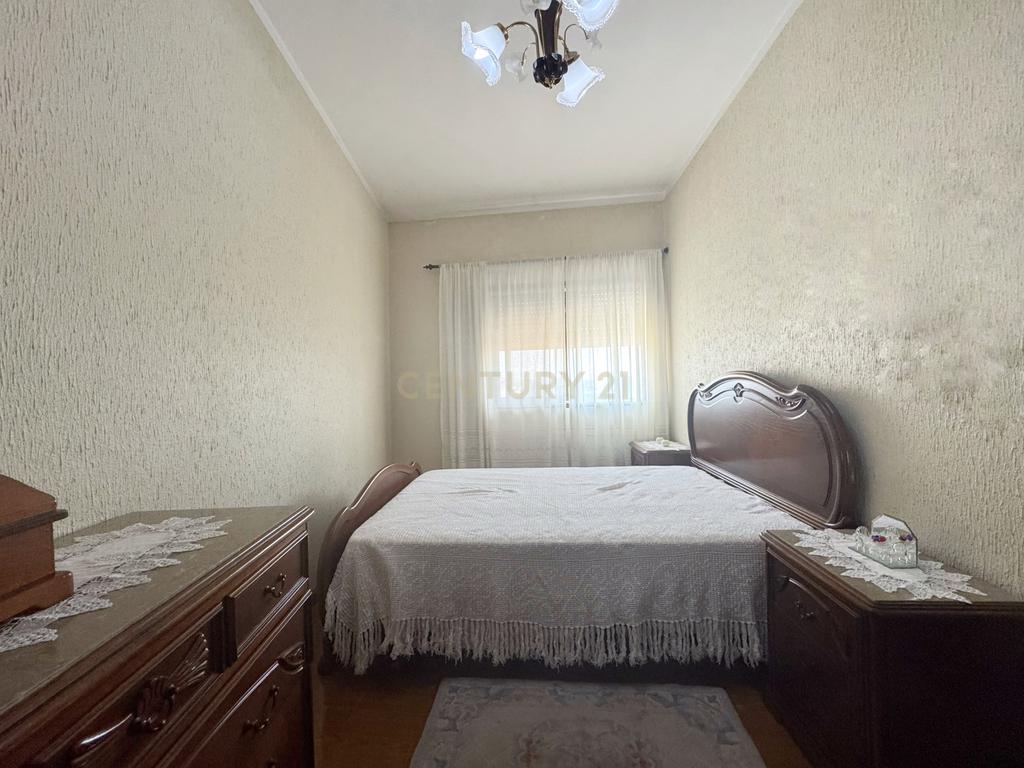 Moradia com 3 Apartamentos com área exterior em Vilela, Paços de Ferreira - Image 35