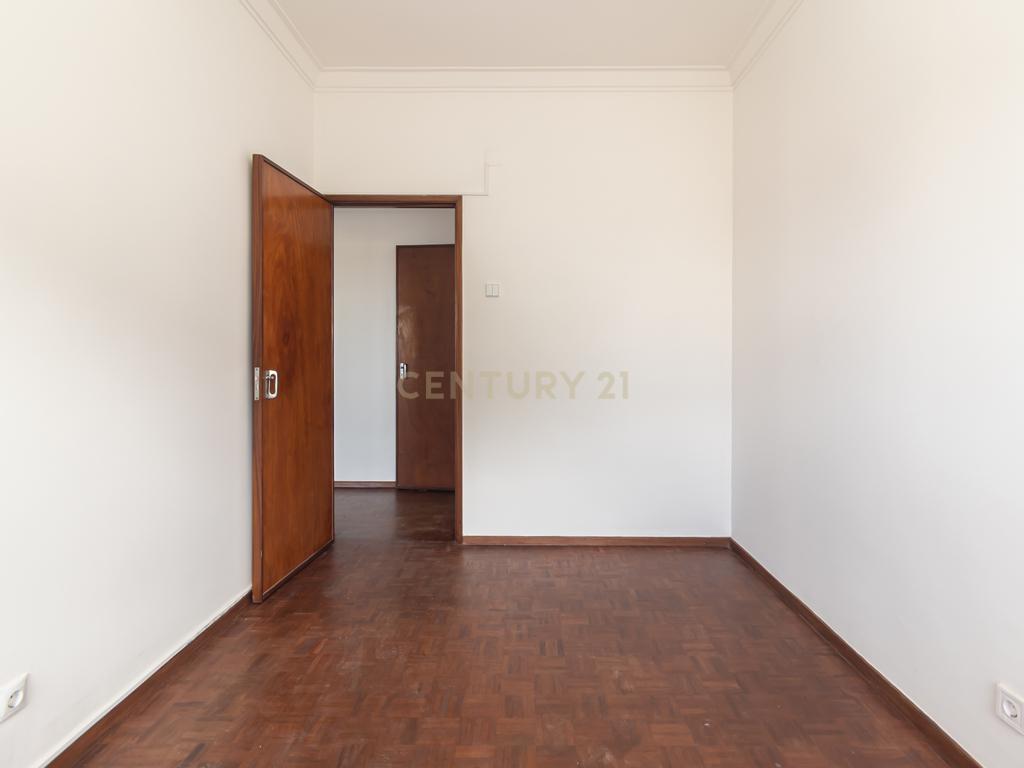 Apartamento T2 para arrendamento no centro da Costa da Caparica - Image 33