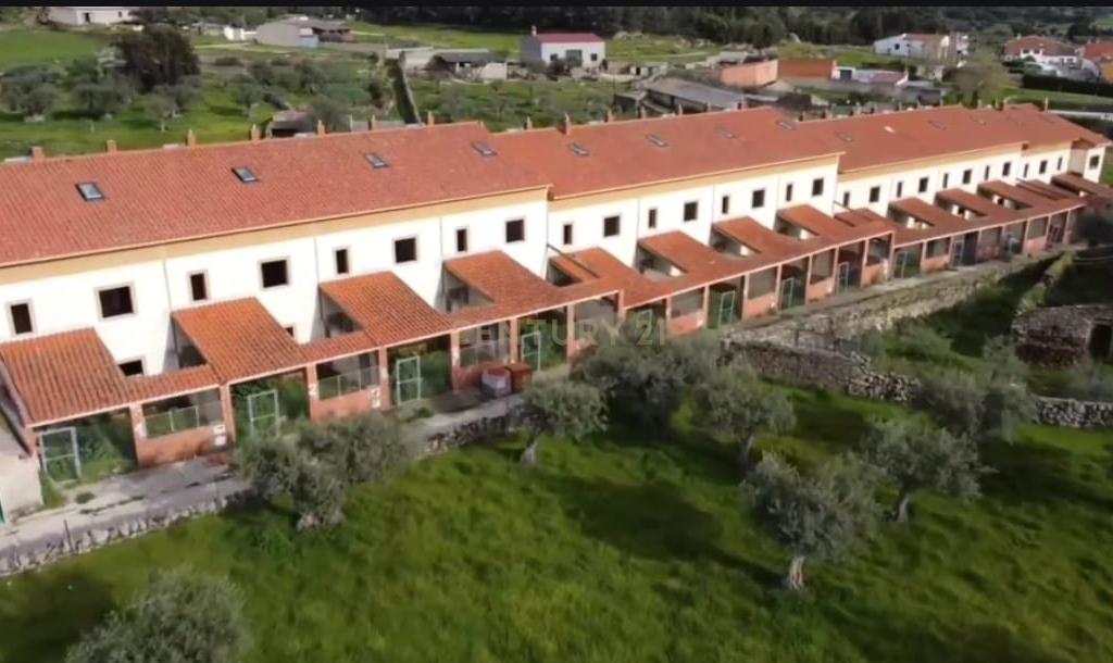 Casa em Construção com 4 Quartos em Extremadura, Cáceres - Image 1