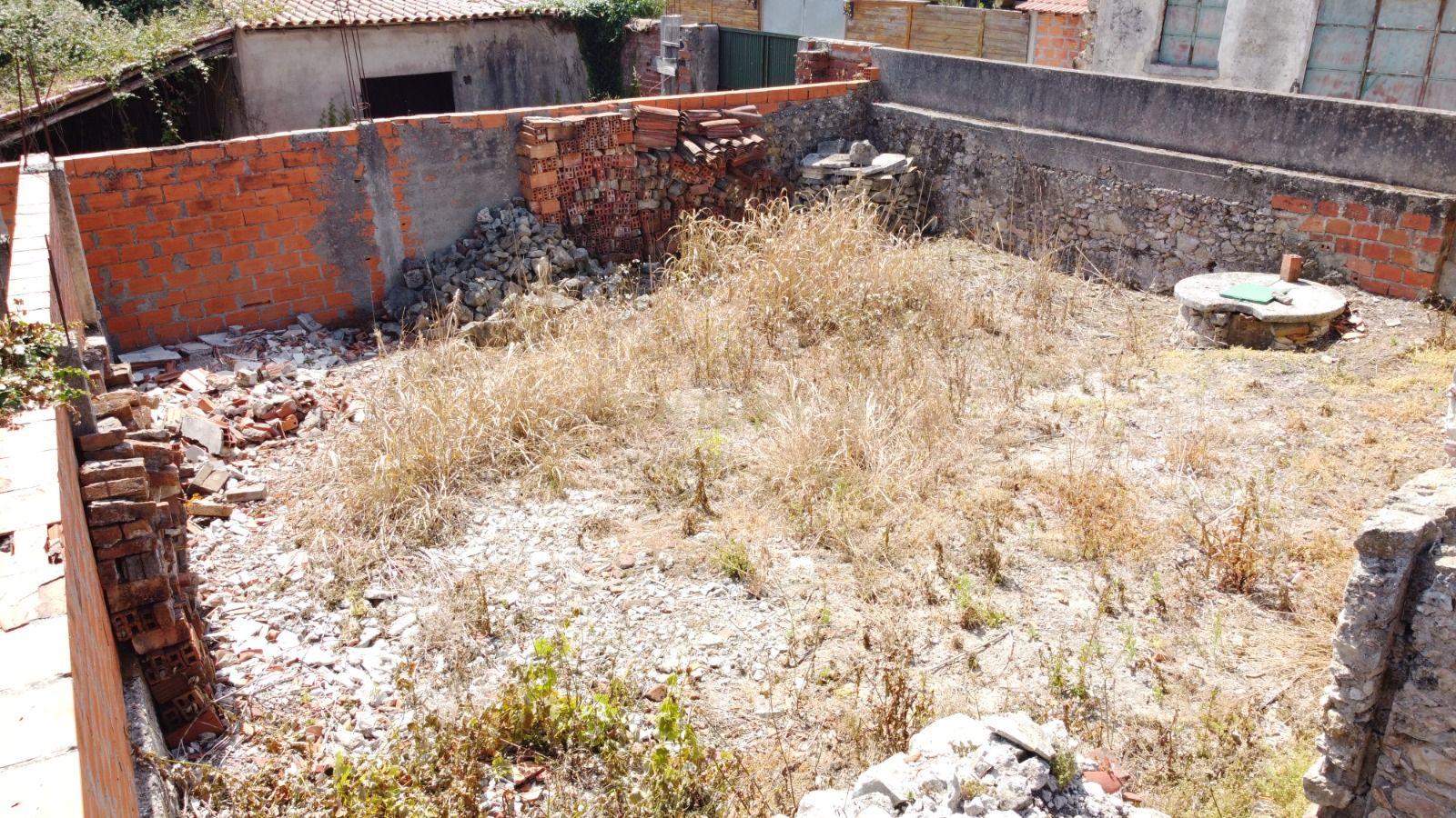 Fotografia 5 de Ruina com Potencial em Coz, Alcobaça - 150m²