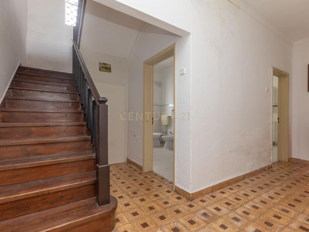 Moradia T6 com Jardim e Vista Panorâmica em Avis - Image 11