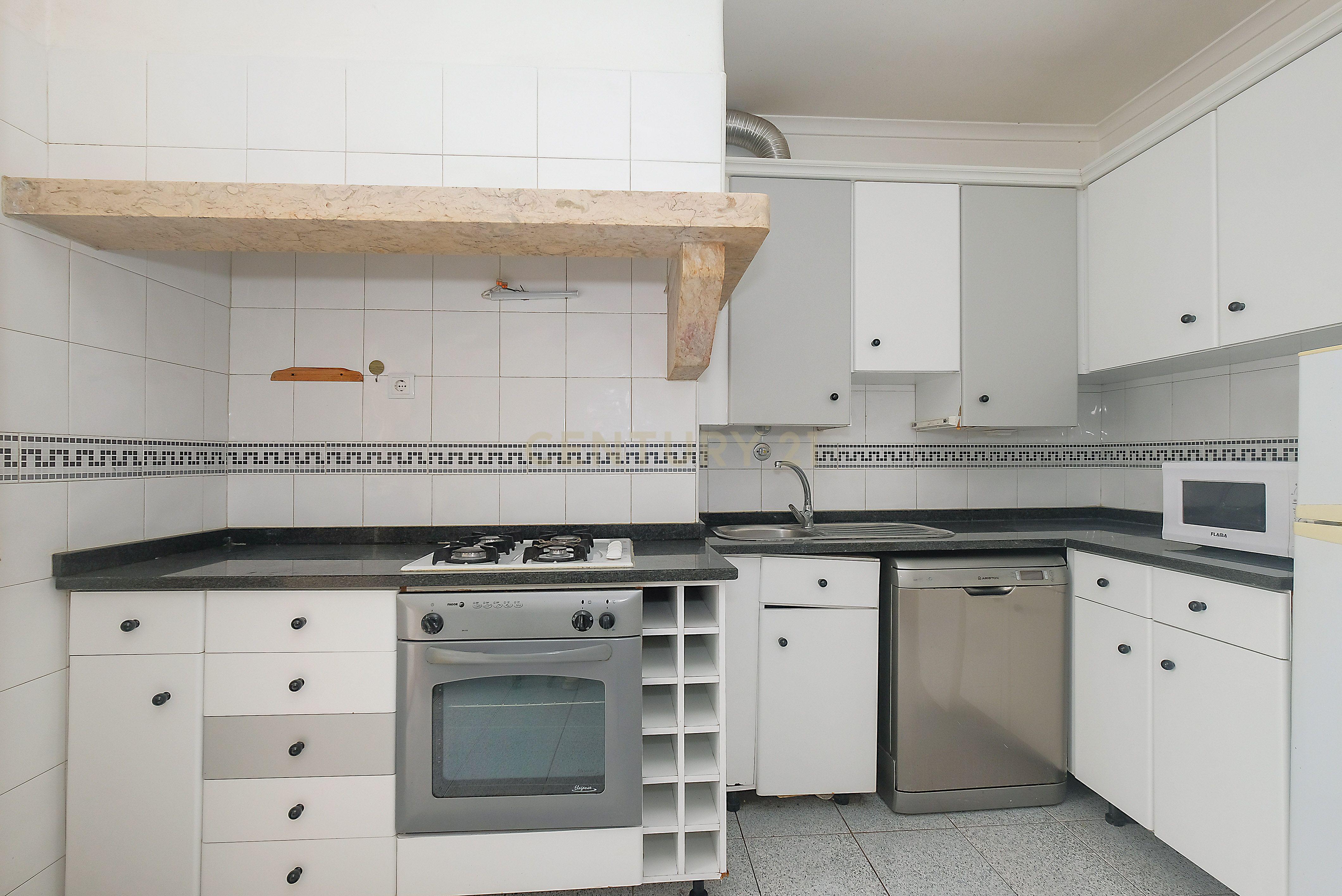Fotografia 9 de Apartamento T5 com Vista Panorâmica em Alvalade, Lisboa