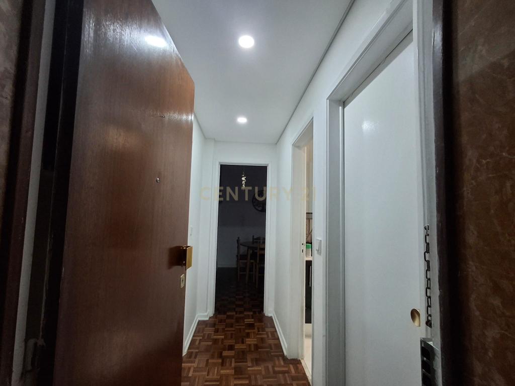 Apartamento Renovado em Seixal, Ideal para o Seu Novo Lar - Image 4