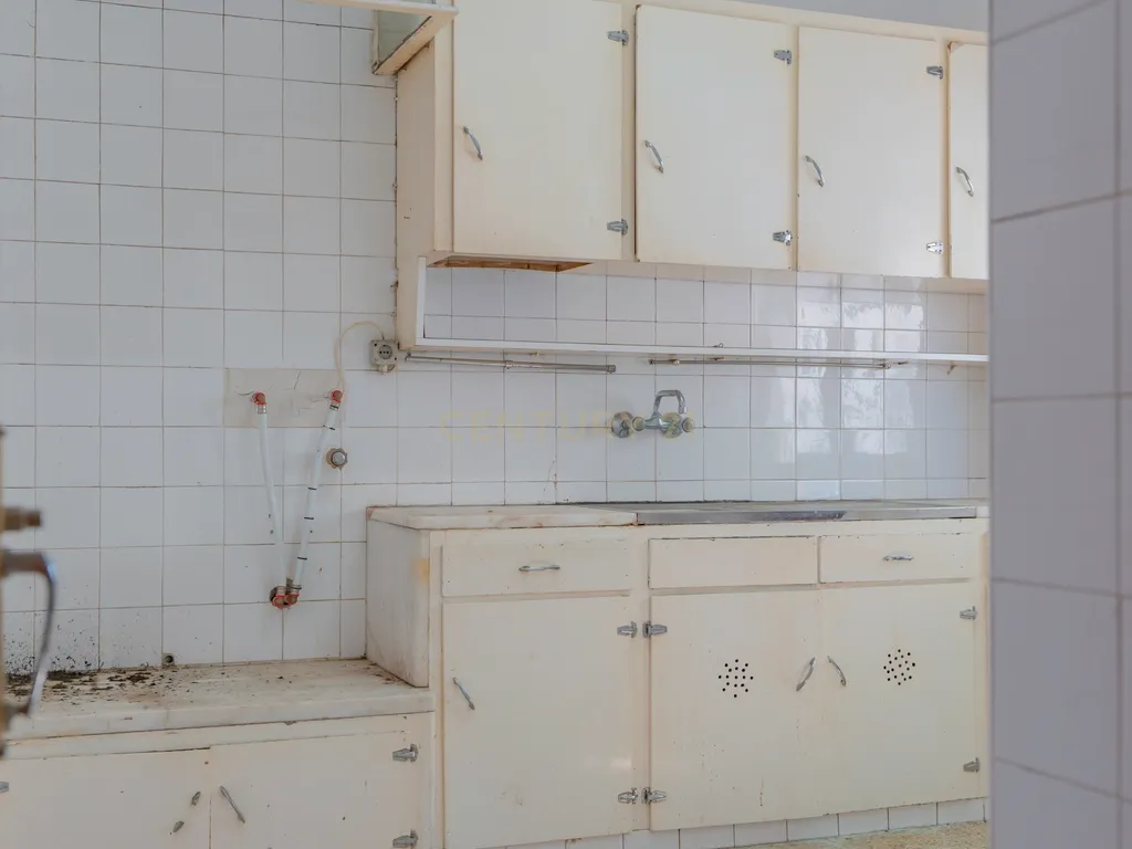 Moradia Isolada com Terreno de 1041 m² – Um Mundo de Possibilidades! - Image 33