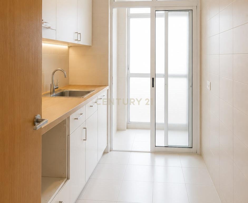 Apartamento T2 em Ramalde, Porto - Excelente Oportunidade! - Image 1