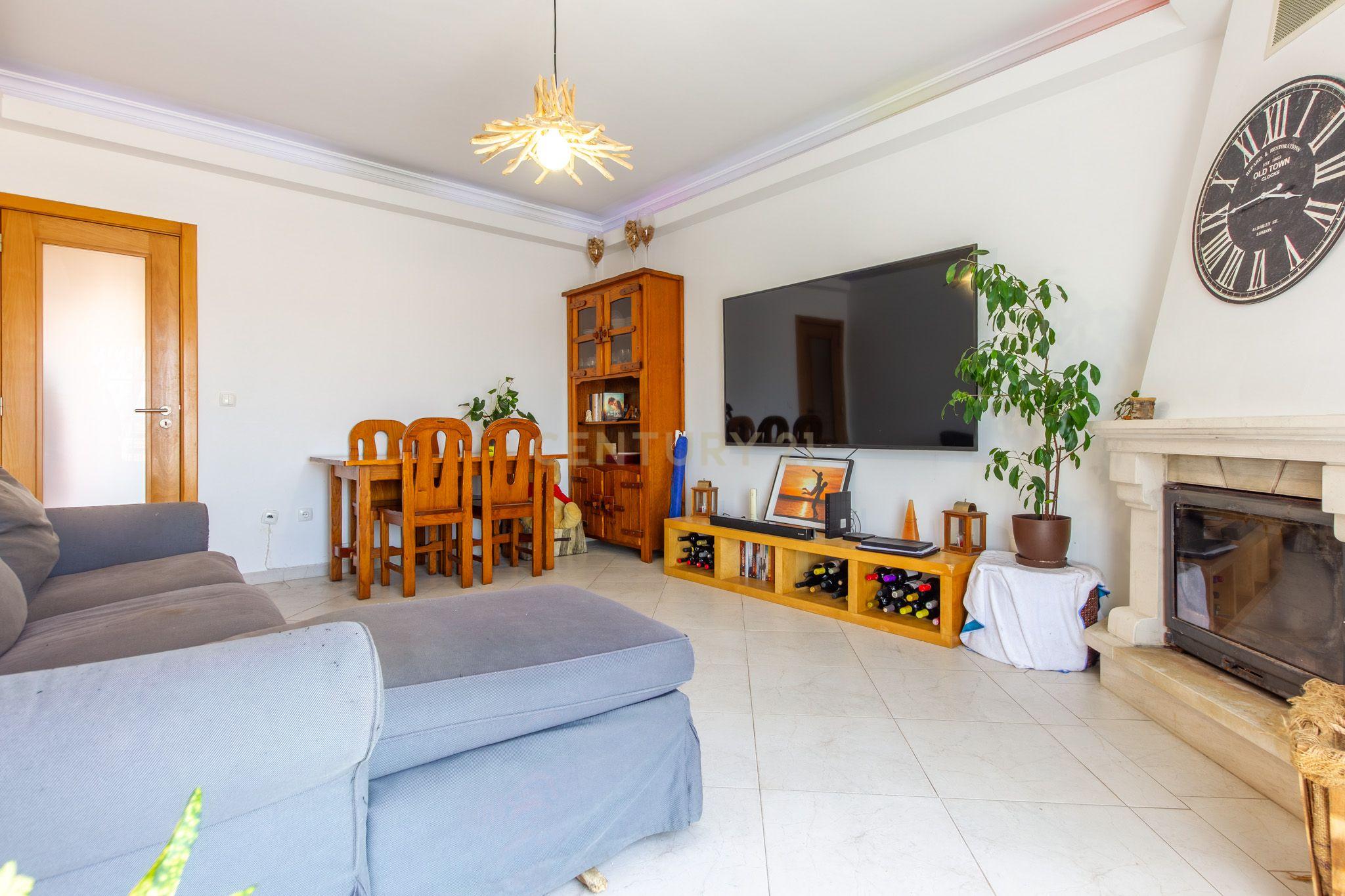 Quinta do Conde - Apartamento de 3 assoalhadas com varanda, lavandaria e  arrecadação. - View 6