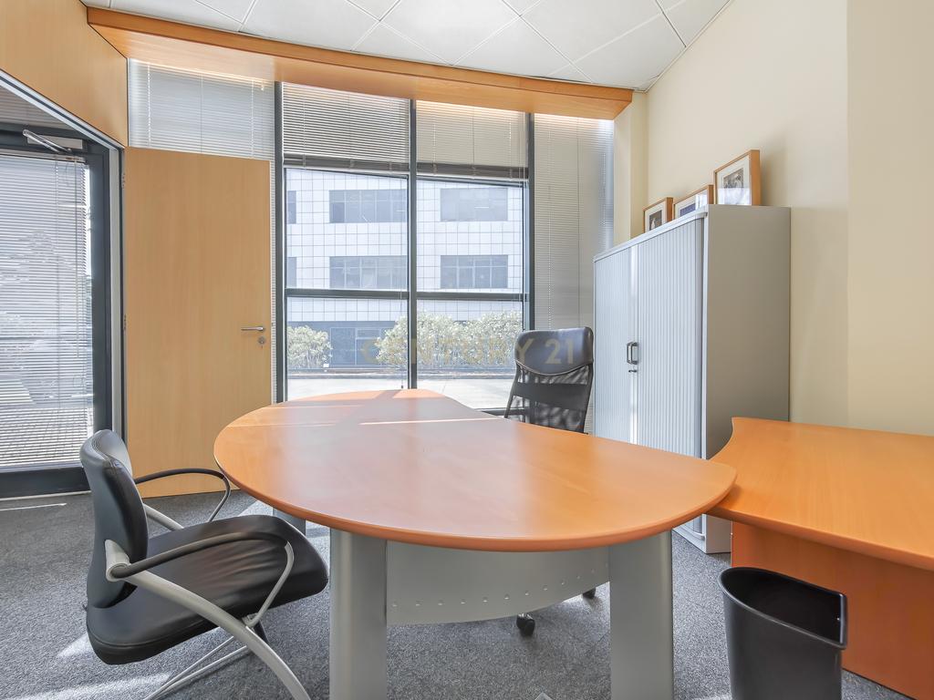 Arrendamento de escritório com 2 salas de reuniões e sala comum | Arrecadação | 1 Parqueamento Beloura Office Park - Image 24