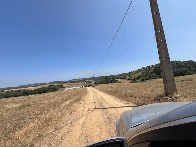 Herdade com 59,225 ha , 687m2 urbano, nascente de água, em Colos, Odemira - Image 40