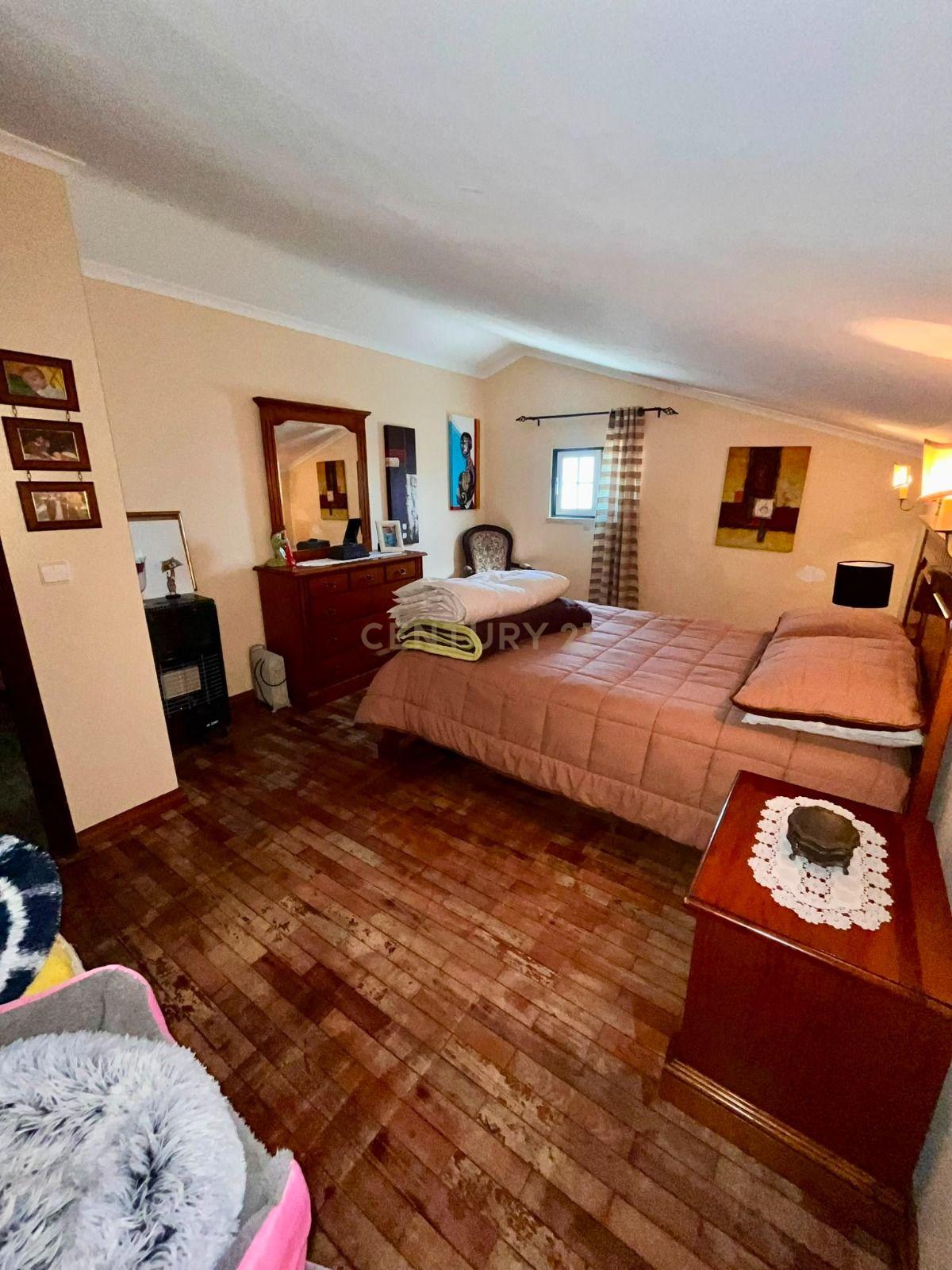Fotografia 12 de Moradia T2+2 Térrea com Piscina, Anexo de 50 m² e Lote de 1.690 m²