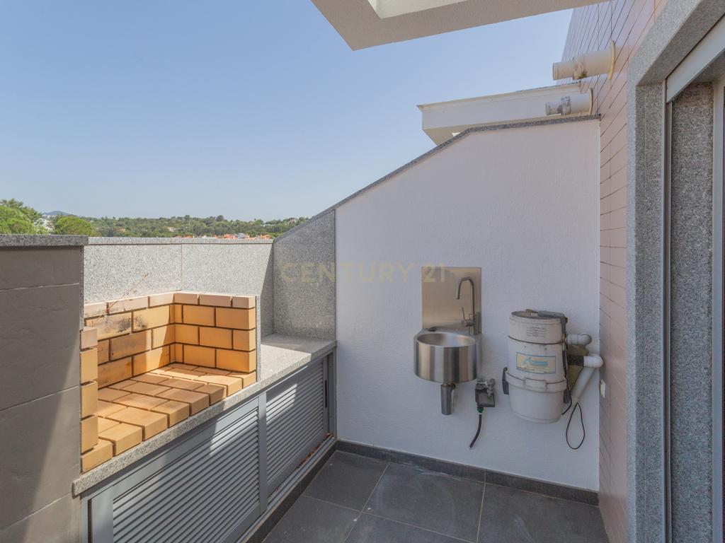 Luxuoso apartamento no Monte Estoril, Cascais com Vista Panorâmica e Acessos - Image 6