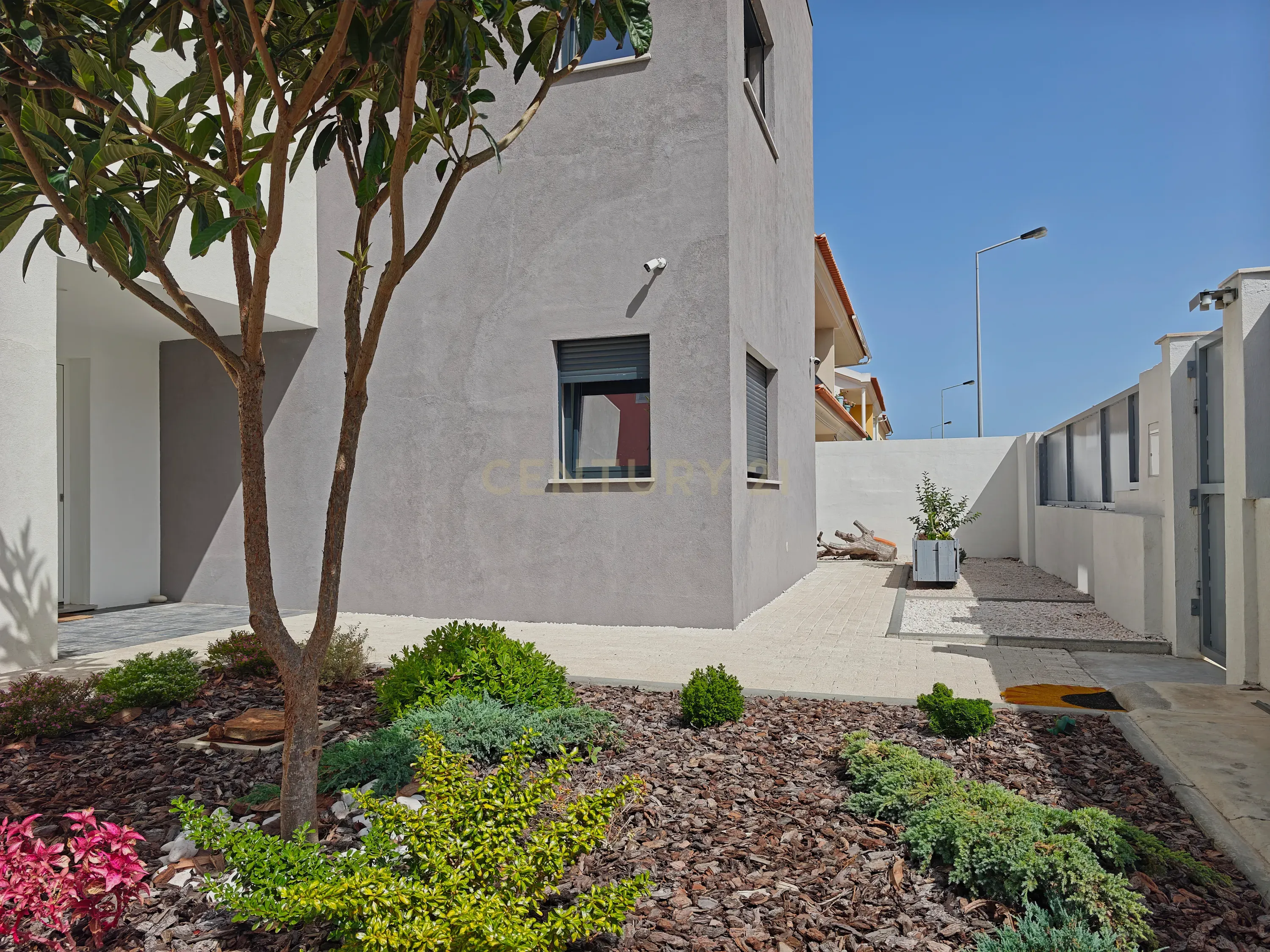Fotografia 9 de Moradia Contemporânea T3 + Escritório, com Jardim e Painéis Solares em São Domingos de Rana, Cascais