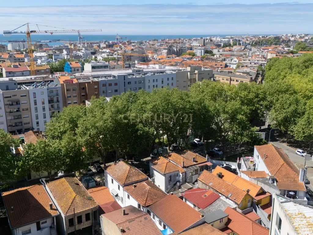 Oportunidade Única de Investimento: Terreno em Matosinhos Sul, com PIP em aprovação - Image 10