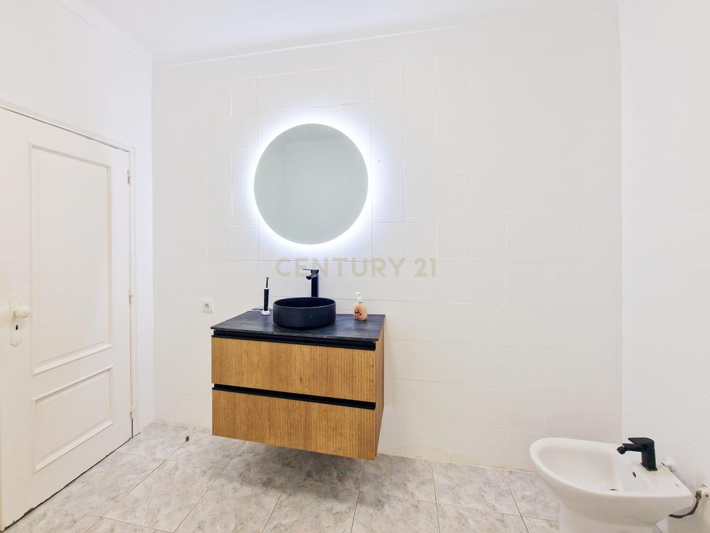 Moradia isolada de 6 assoalhadas com garagem - Zona tranquila - Image 16