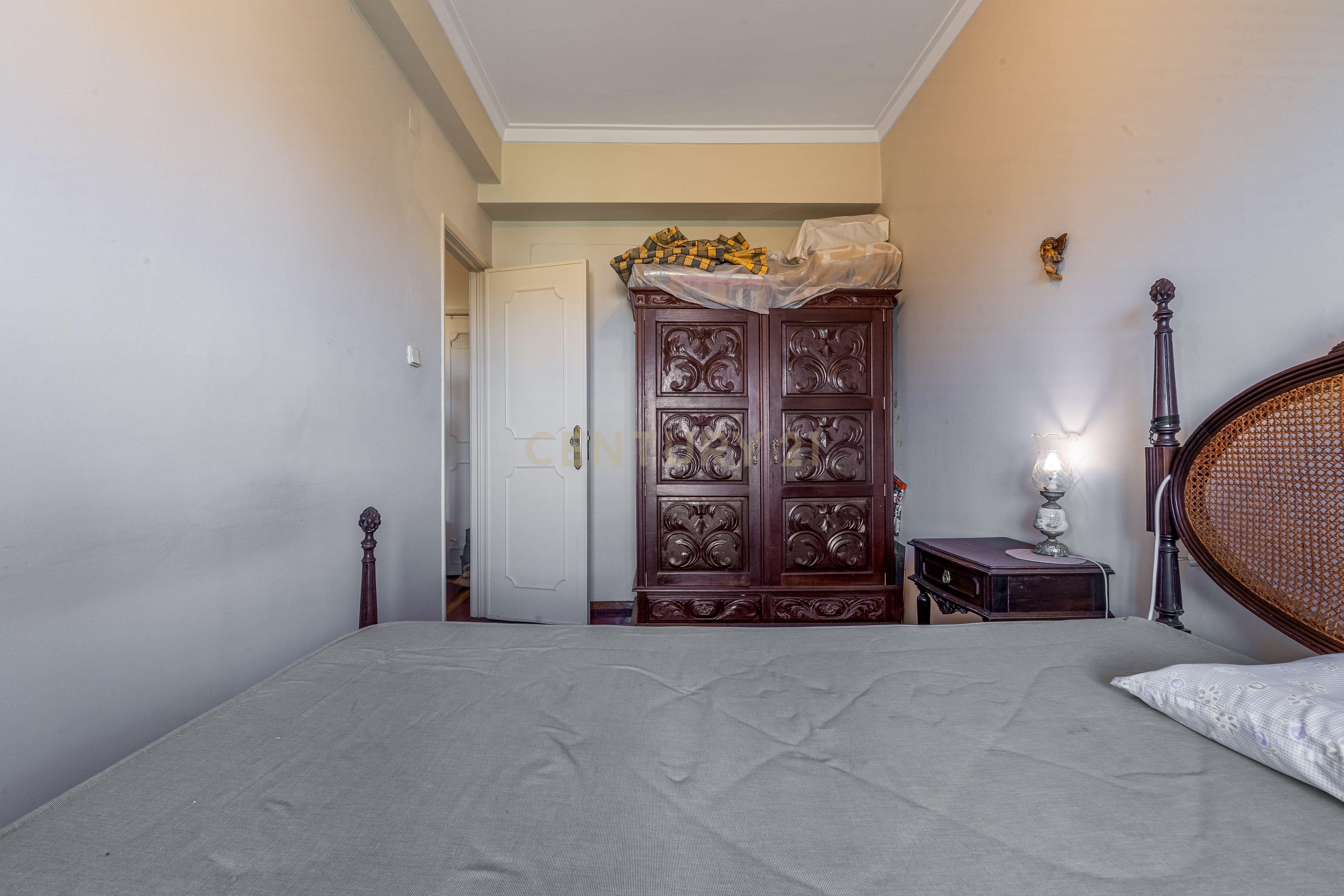 Fotografia 12 de Apartamento T3 em Benfica com excelente exposição solar e vista desafogada