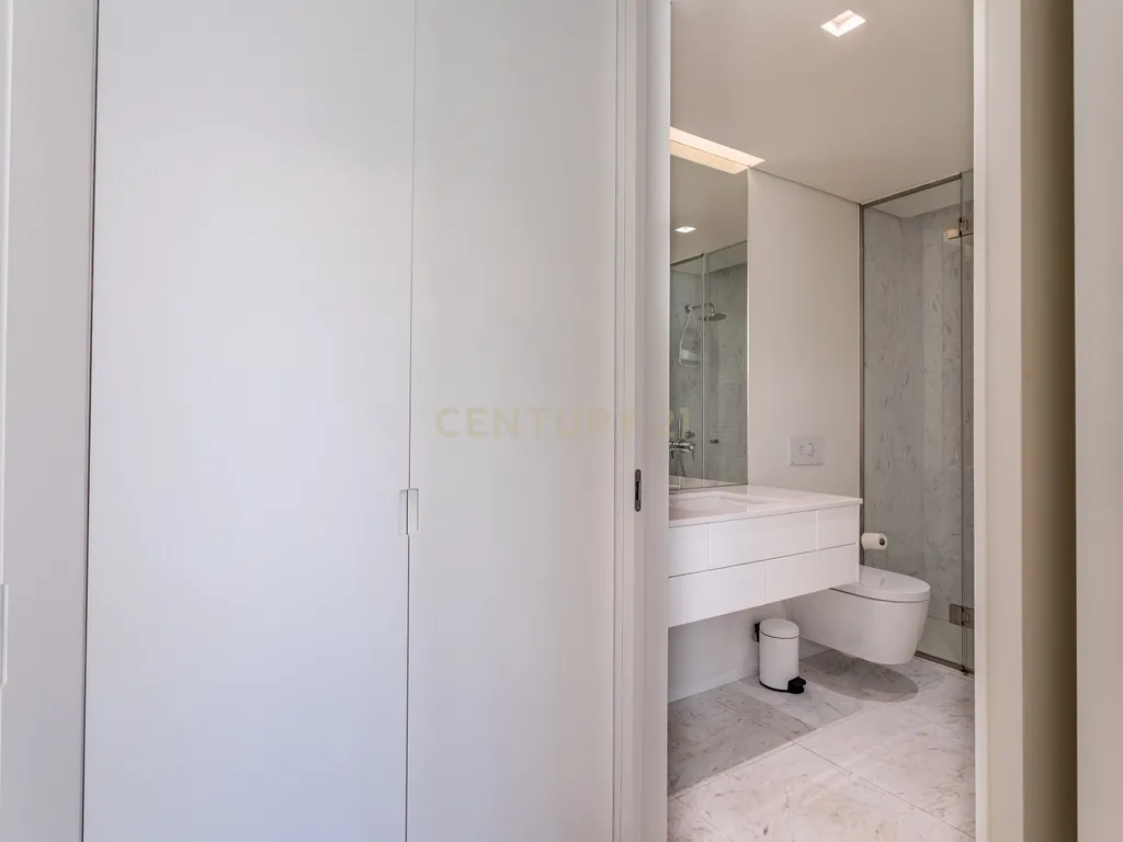 Luxuoso T1 Loft no Campo Grande, Lisboa - Image 16