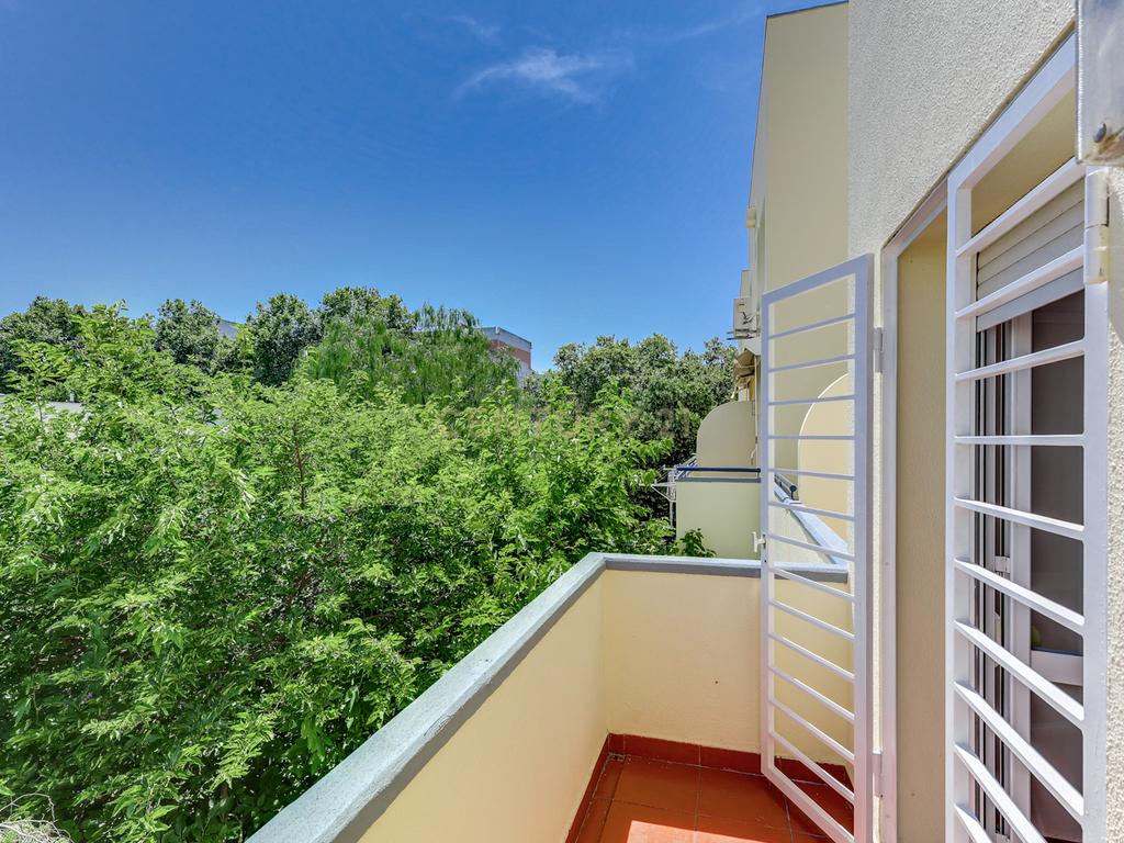 Apartamento T4 Duplex no coração de Telheiras - Image 16