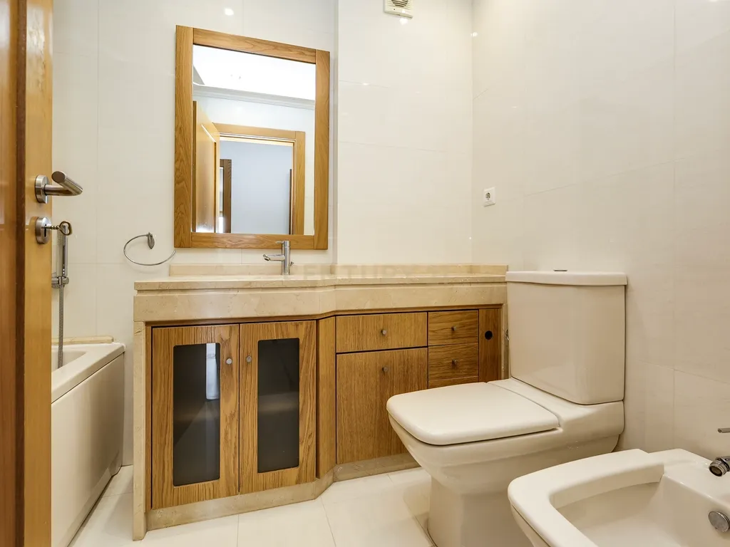 Apartamento T3 na Serra das Brancas, com box de 67m2 e arrecadação. - Image 25