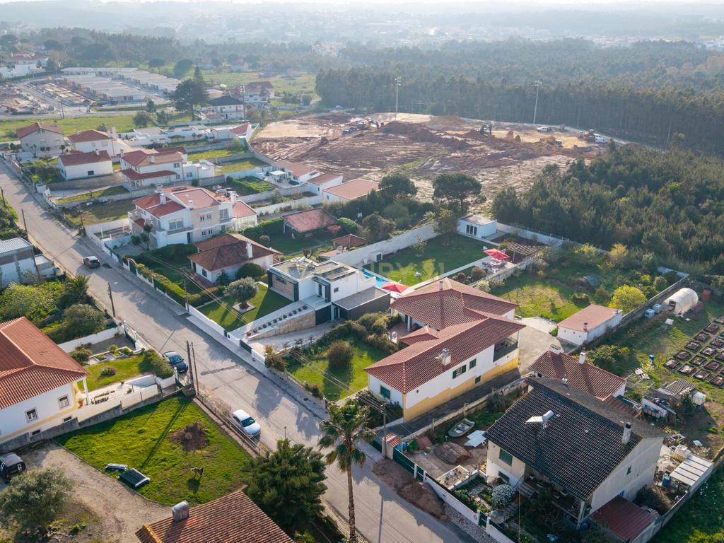 Moradia ultramoderna com 3 quartos: Vida sustentável na Costa da Prata - Image 40