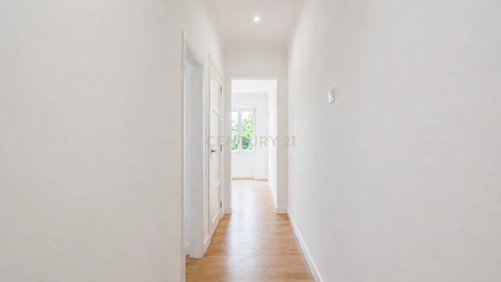 Fotografia 7 de Apartamento T2 em Almada - Oportunidade Única!