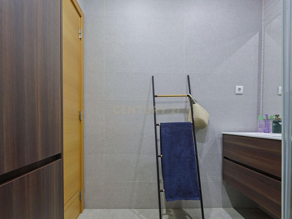 Apartamento T2 Centro de Almada Remodelado - Image 25