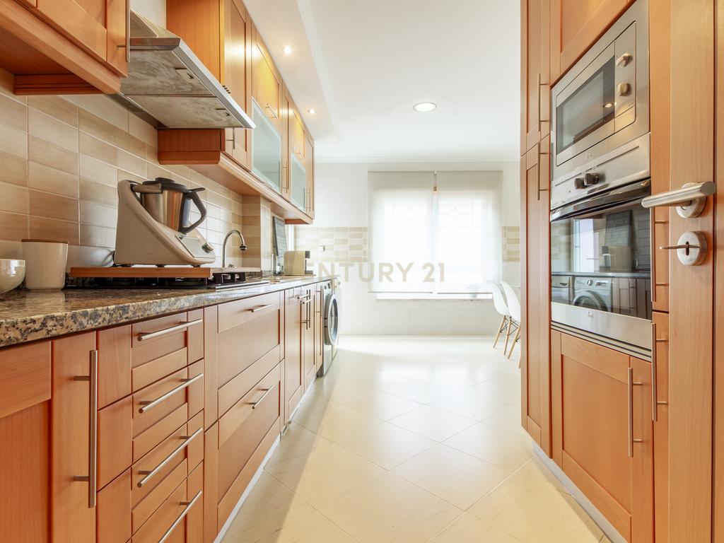 Apartamento T2 +1 em Quinta do Conde - Image 3