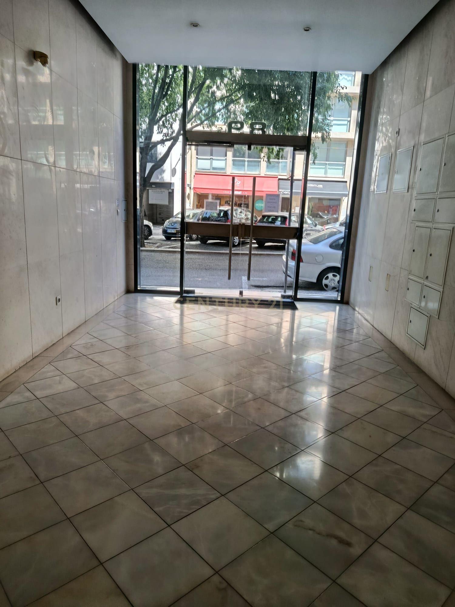 Fotografia 2 de Apartamento com duas suites; estacionamento e arrecadação nas Avenidas Novas