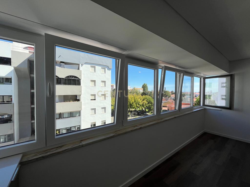 Apartamento T2 totalmente Remodelado. - Image 17