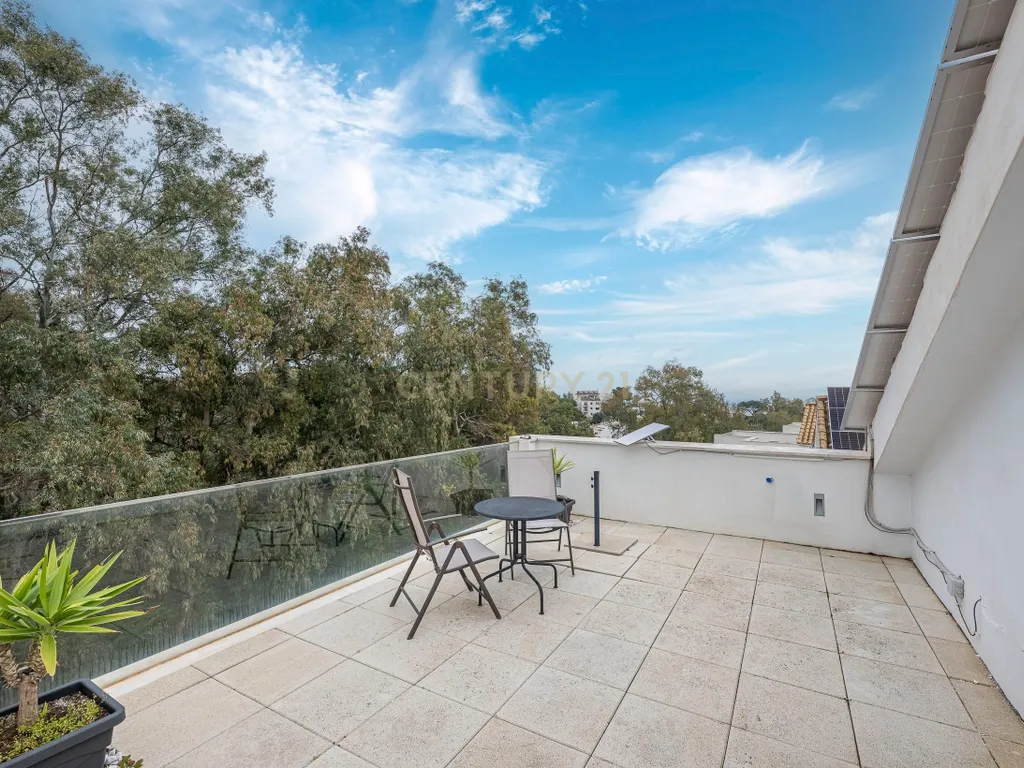 Moradia de Luxo a 500 Metros da Praia - Image 27