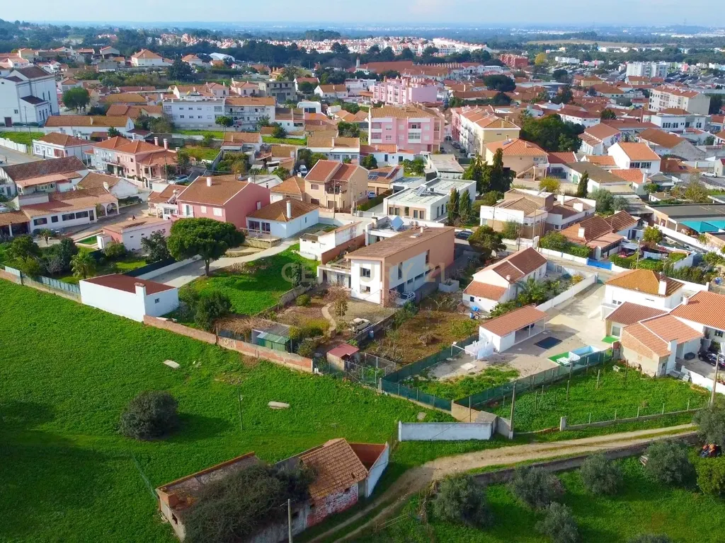 Moradia T5 Isolada, com Dois Pisos, Elevador e Terraço, com 800m2 de Terreno , na Quinta do Anjo, Palmela - Image 52