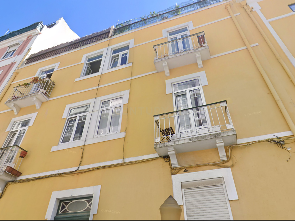 T2 Remodelado com Vista Lateral de Rio – 80m² de Conforto e Luminosidade - Image 19