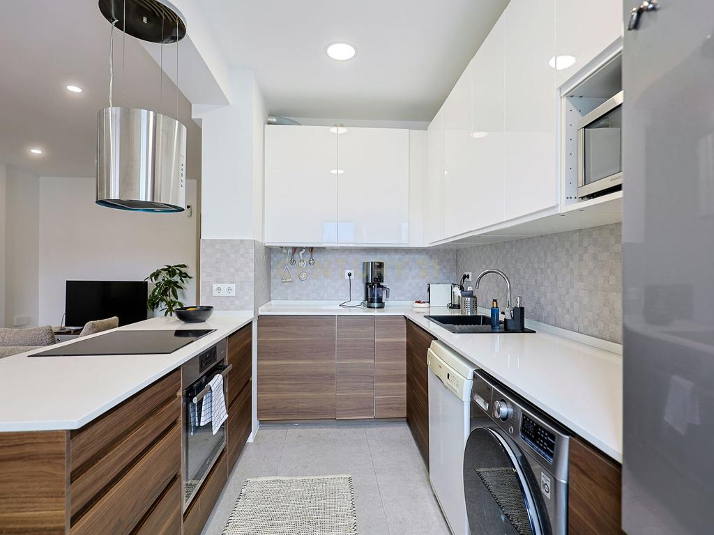 Apartamento T2 Centro de Almada Remodelado - Image 8
