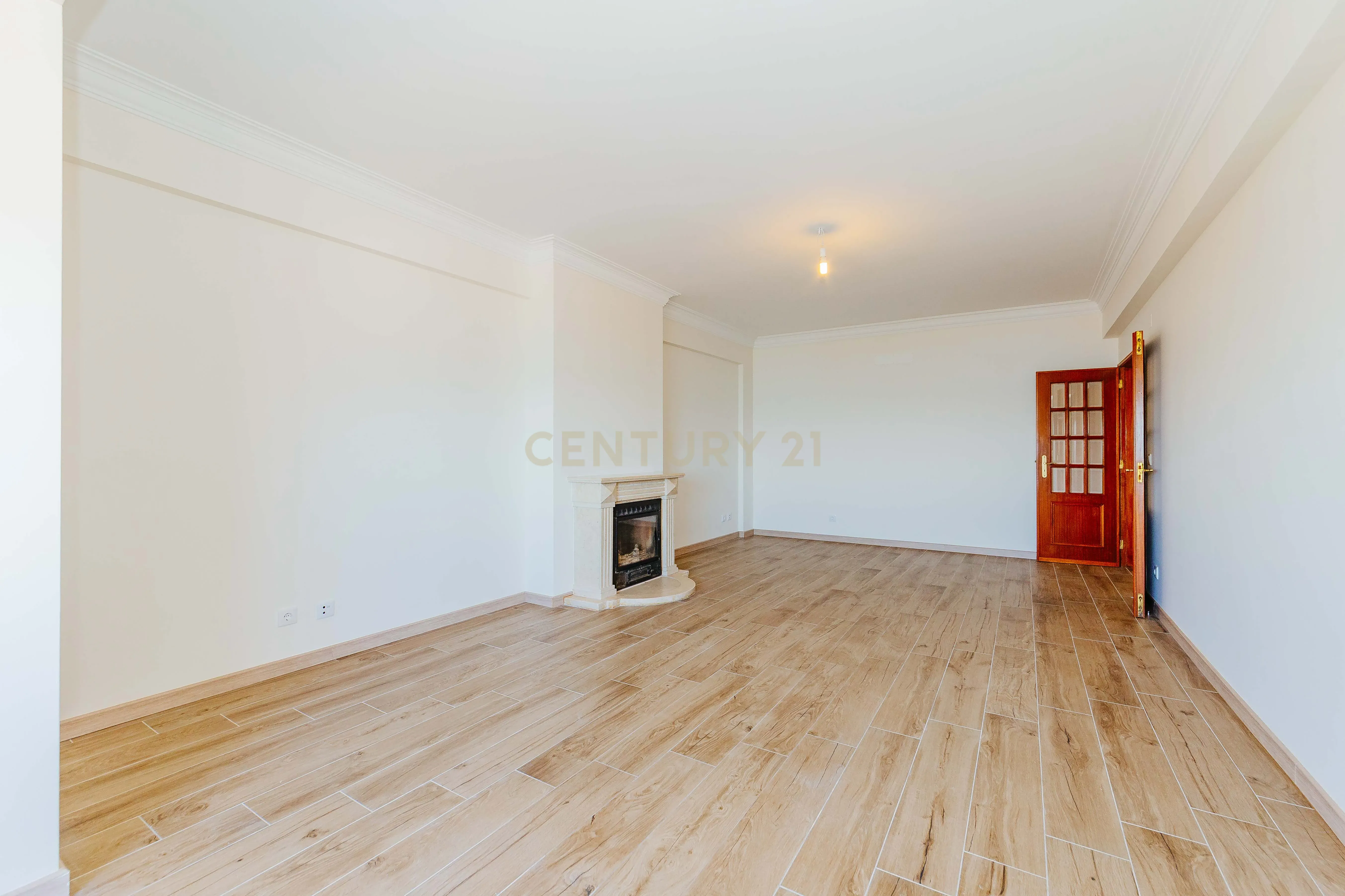 Apartamento T3 Renovado com Vista Rio em Santa Apolónia – Viva no Coração de Lisboa - Image 4
