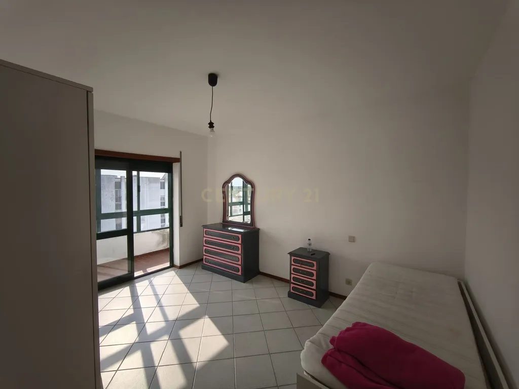 Apartamento T3 sito em Marinha Grande - Image 10