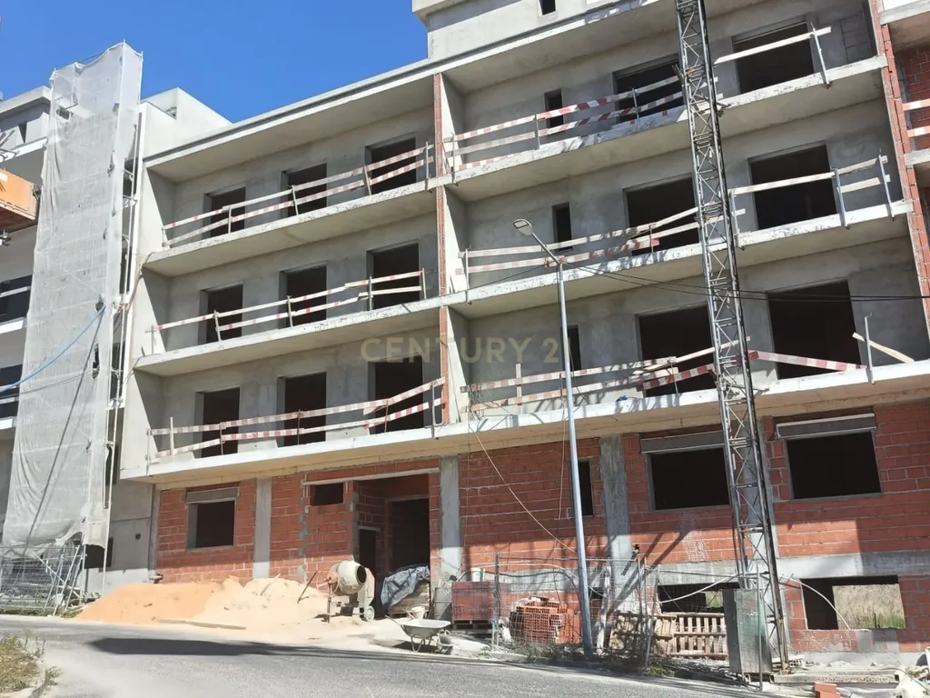 PARADELA GARDENS | T3 | NOVO | BOX 3 CARROS - Image 14